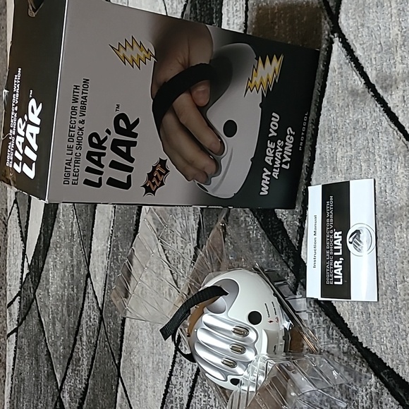 DIGITAL LIE DETECTOR ELECTRIC SHOCK & VIBRATION LIAR LIAR - Picture 1 of 8
